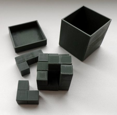 Головоломка из пластика