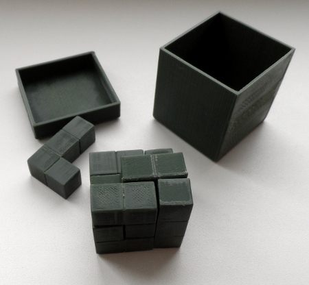 Головоломка из пластика