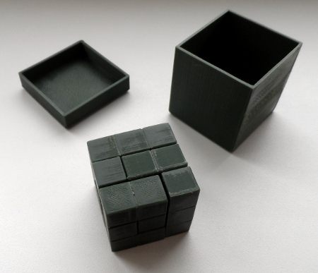 Головоломка из пластика